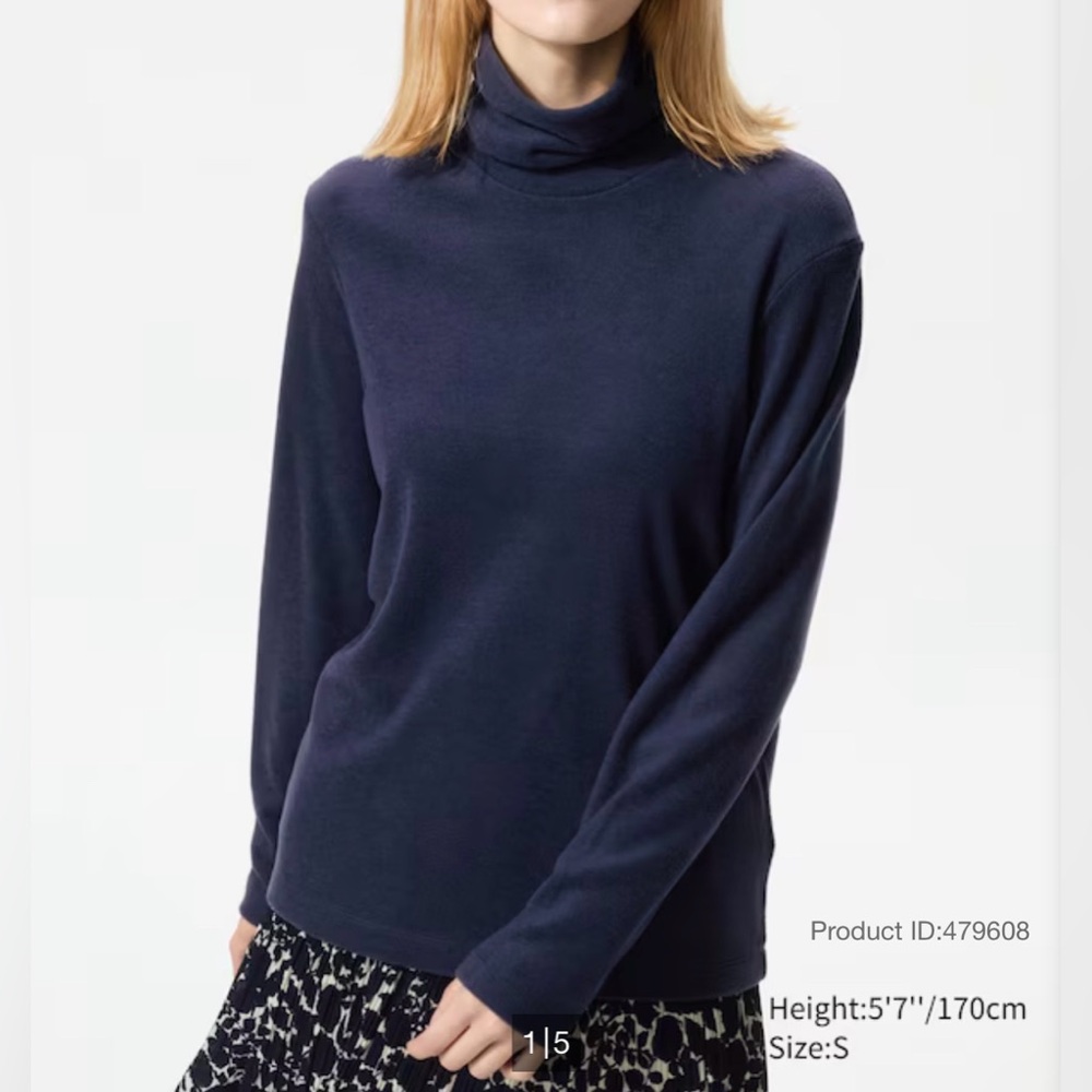 NWT Uniqlo fleece turtleneck
